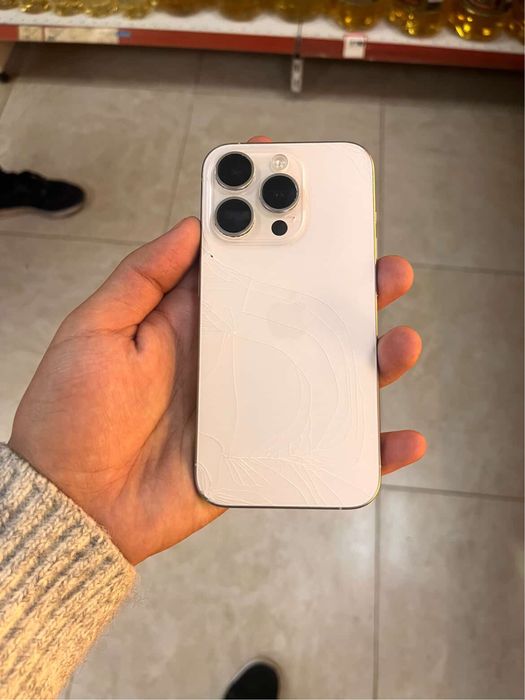 iphone 15 pro.
