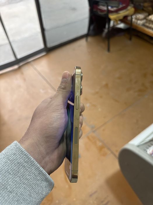 Iphone 13 pro gold