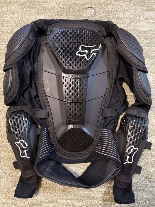 Armura Fox Titan M