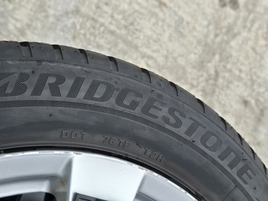 4 Броя 205/60/17 Bridgestone 2x7,5mm 2x5mm