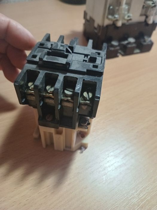 Продаётся контактор -пускатель