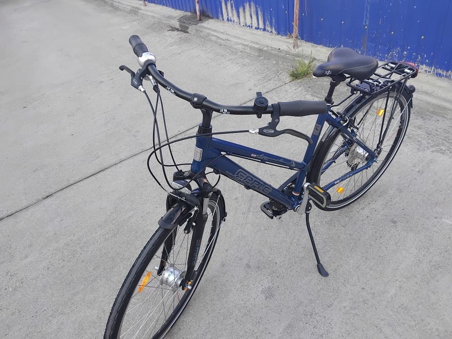 Vând bicicleta din aluminiu pentru damă