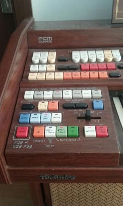 Orga din lemn cu scaun,Pian Pianina Technics PCM Sound E22L tehnis