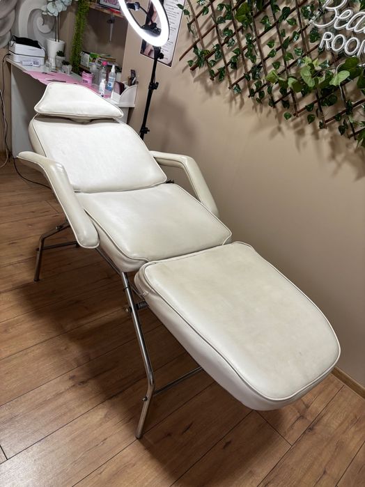 Козметична кушетка