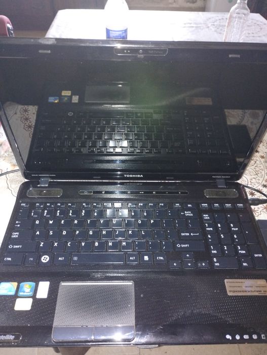 Лаптоп Тошиба сателит