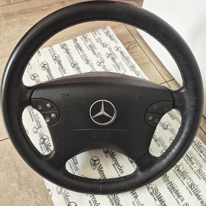 W210 Mercedes E class / Волан за Мерцедес Е класа - черна кожа