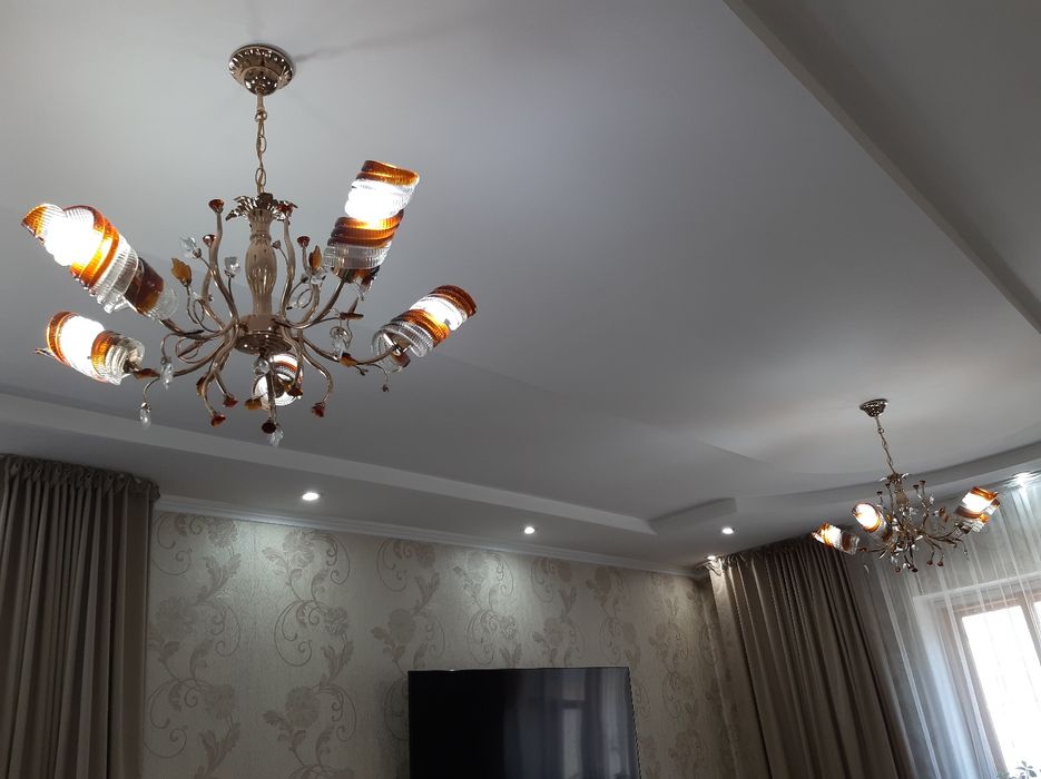 Продам люстру,рабочие