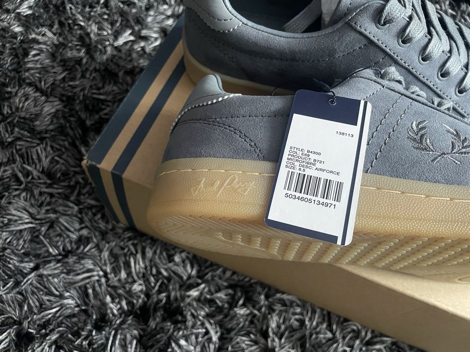 Adidasi eleganti Fred Perry - piele intoarsa - marimea 40