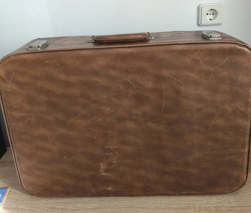 Кожен куфар - кафяв