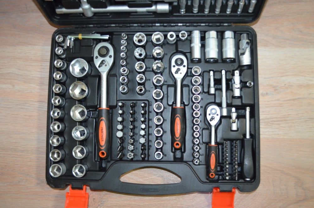 Набор ключей и инструментов Partner 172пр