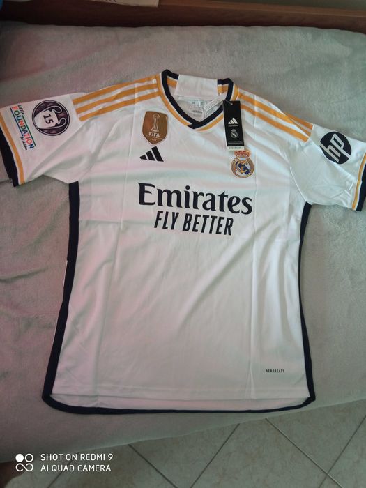 чисто нови тениски адидас .