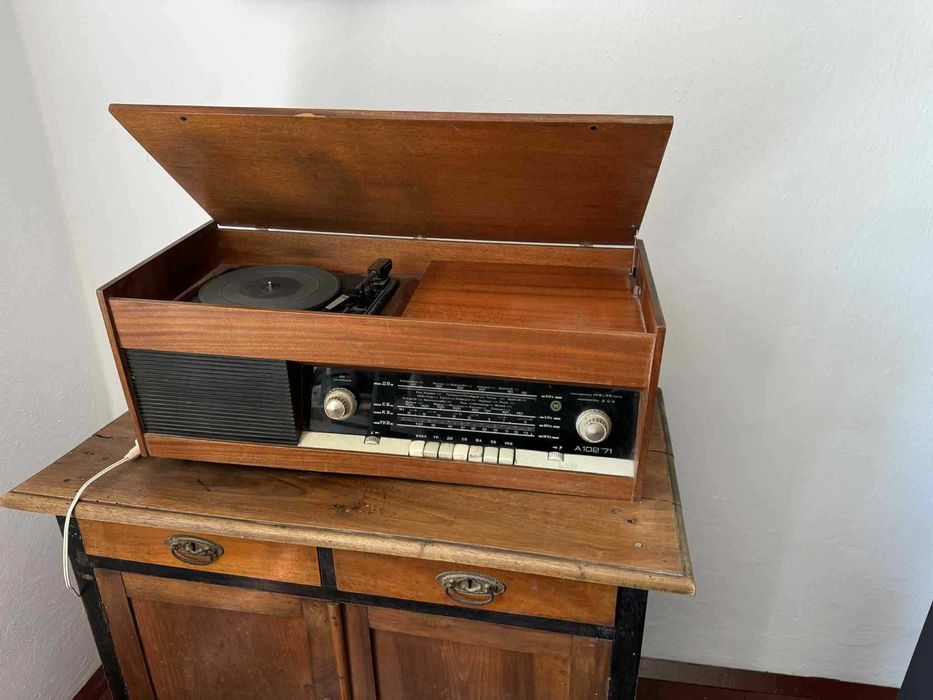 Продава се грамофон Респром Акорд 102-71 – Работещ!