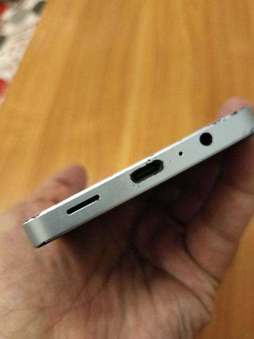 Samsung A06.128/6гб
