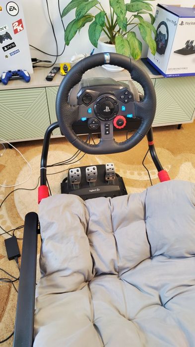 Продам игрвой руль Logitech G29