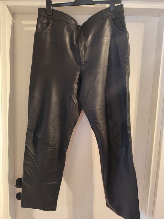 Vand pantaloni de piele pentru motociclisti