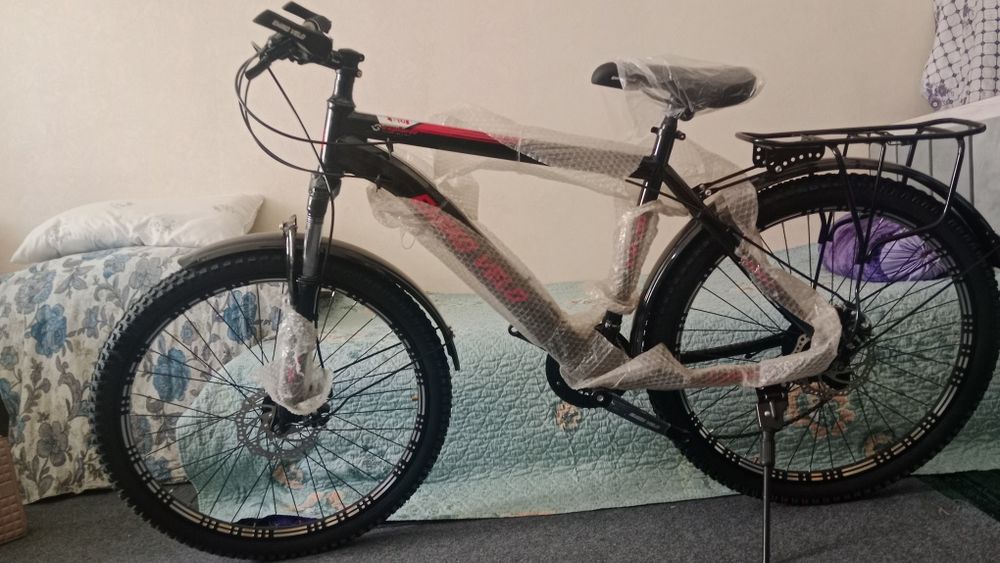 новый спортивный велосипед, в наборе все есть.