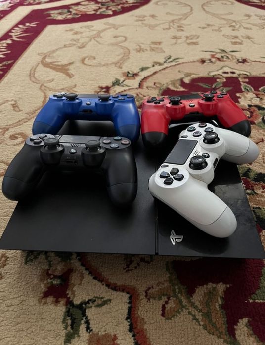 PS4 FAT 2 ТБ — Идеальное состояние | Игры + геймпад **