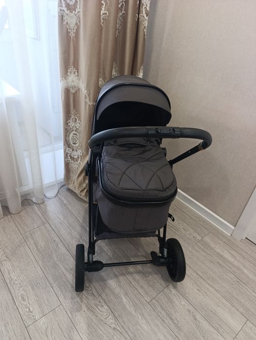 Коляска в отличном состоянии !