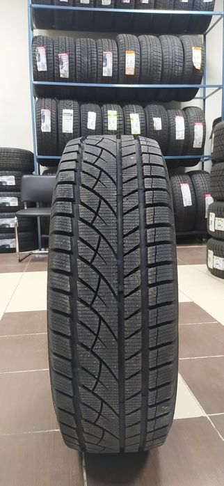 235/65R17 Roadx WU01