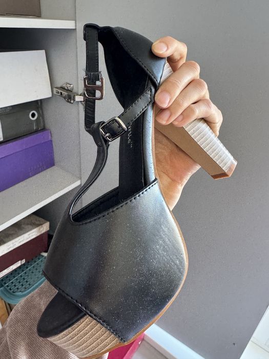 Обувь по 4500 тенге новая