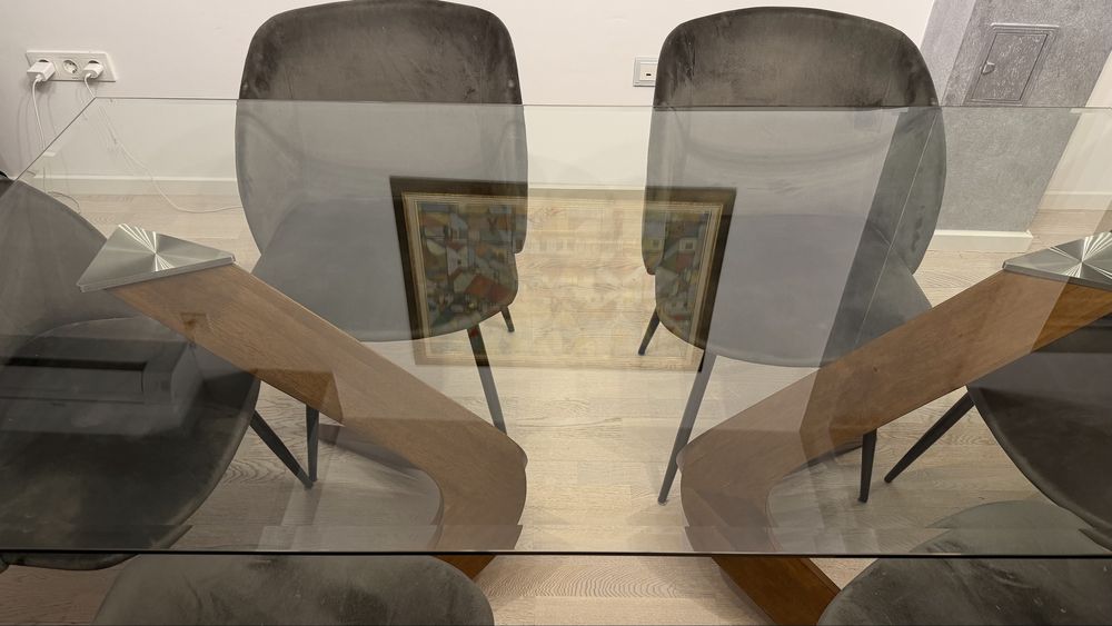 Vand masa picioare lemn nuc si blat sticla