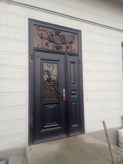 Темир ешик,Железная дверь