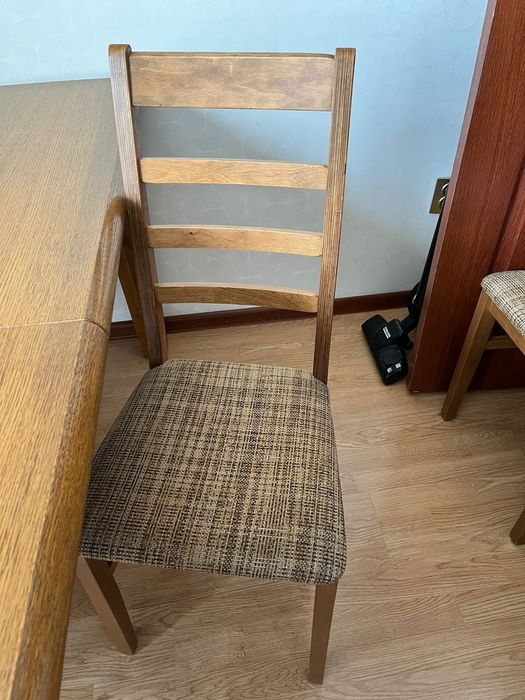 Стол со стульями