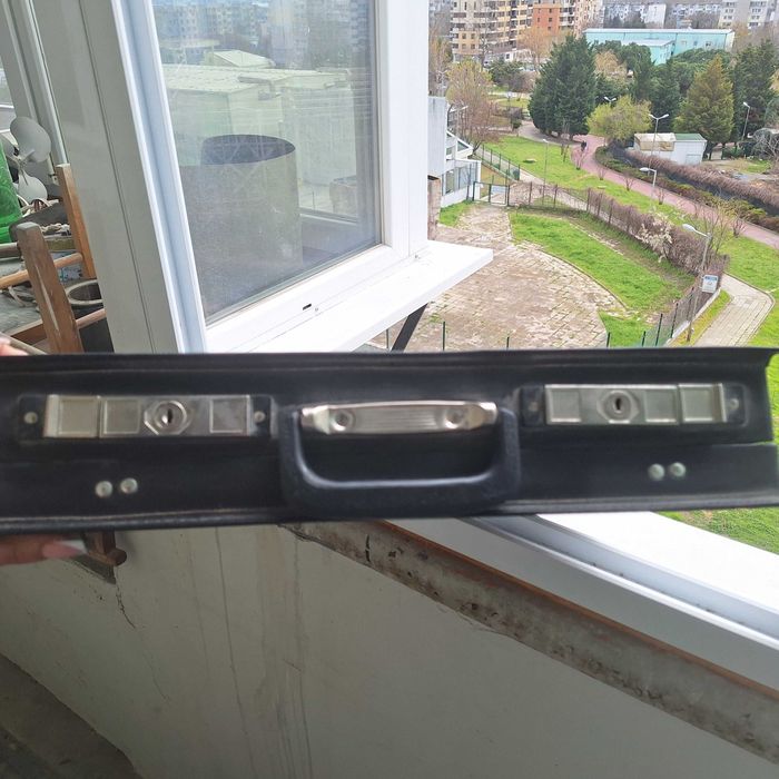 Дипломатически куфарчета и дамски чанти