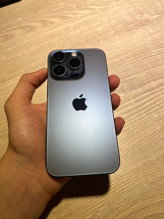 Продам Iphone 15 pro