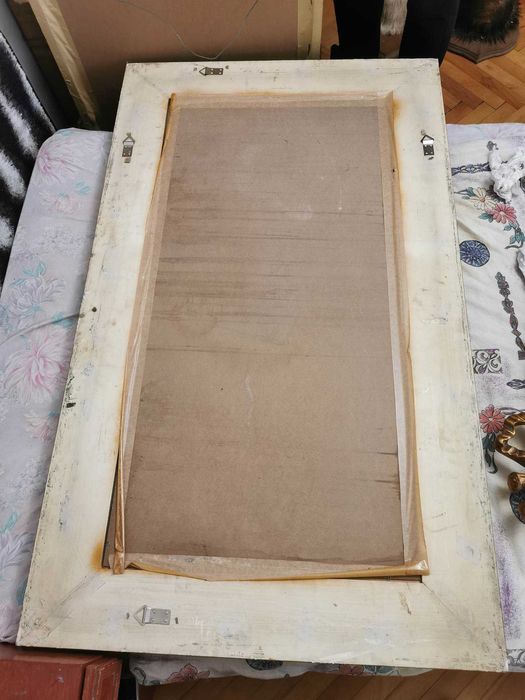 Oglinda vintage cu rama din lemn