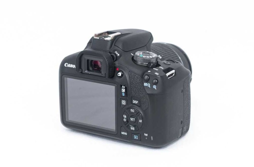 Canon EOS 2000D - kit + obiectiv 18-55mm - 17.000 de cadre - Aparat foto DSLR