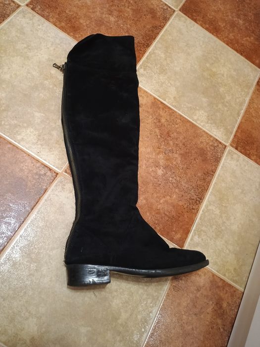 Боти и ботуши от естествена кожа и велур