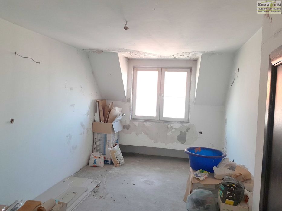 Тристаен апартамент до трето и четвърто училище, гр.Монтана