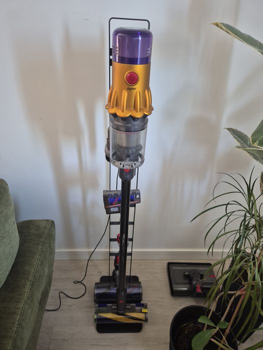 Dyson V12 Slim Detect - stare foarte buna, functionare impecabila