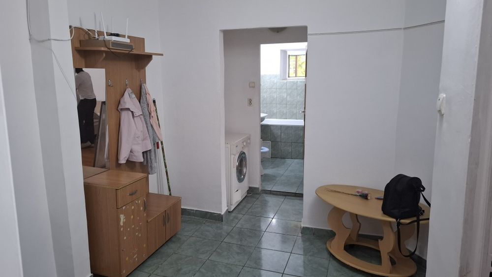 Apartament  de inchiriat cu 2 camere 1800 lei
