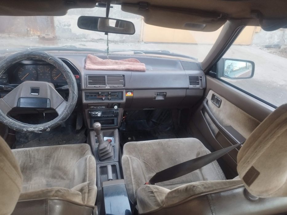 Продам Мазду.  1987 г. 2 объем