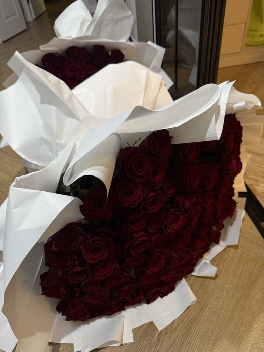 Цветы свежие, букет роз , 101 роза