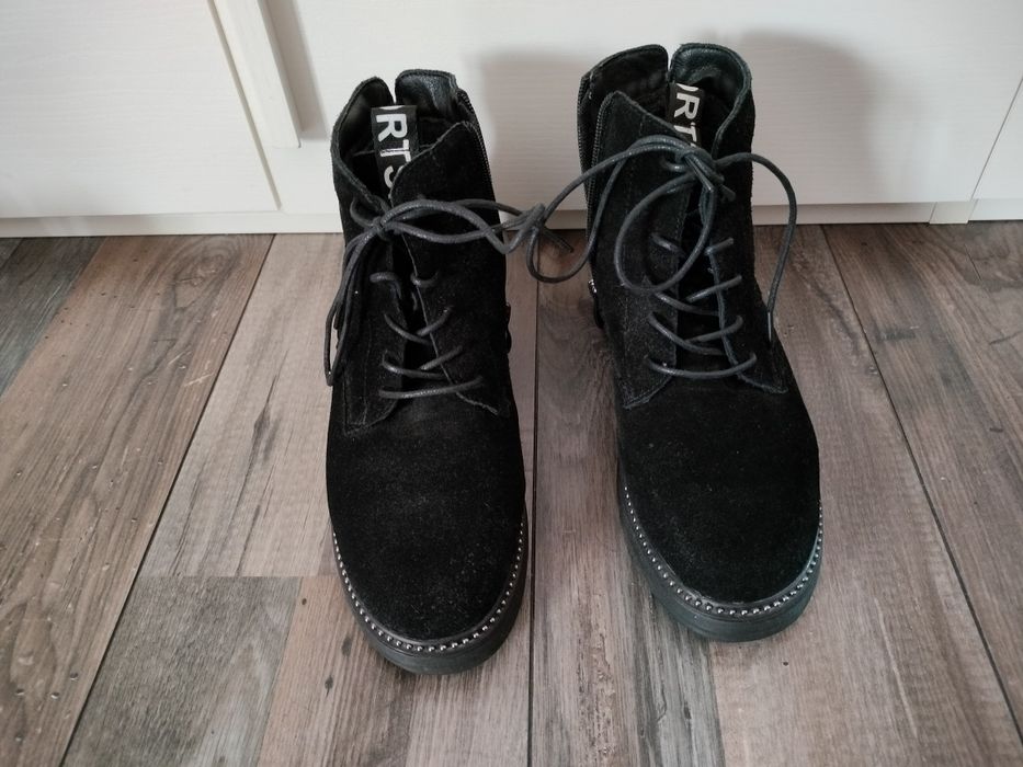 Ghete îmblănit dama ,piele întoarsă, mărimea 40