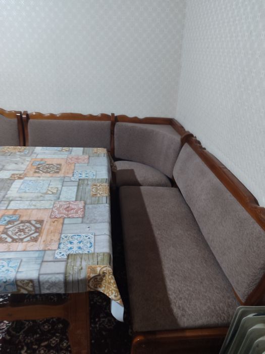 Уголок сотилади йонгокдан