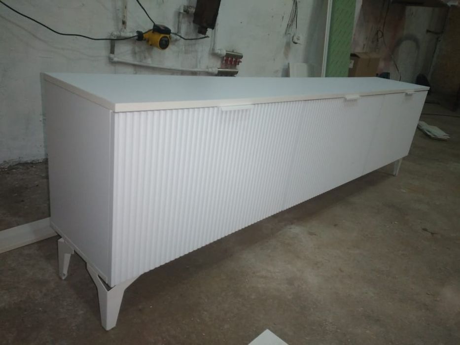 Продам новую тумбу под тв