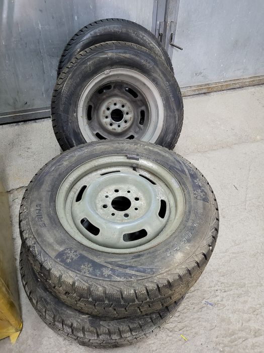 Продам покрышки зимние не дорого