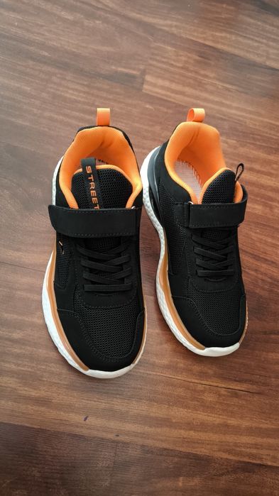 Кроссовки размер 35 .