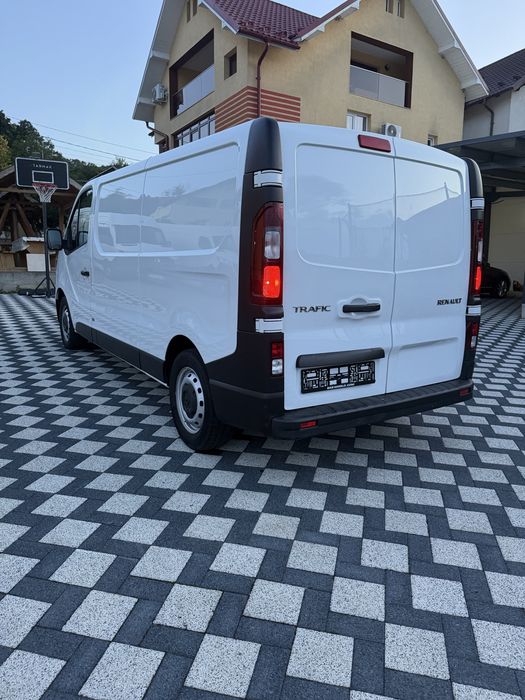 RENAULT Trafic 2023 — imagine 4