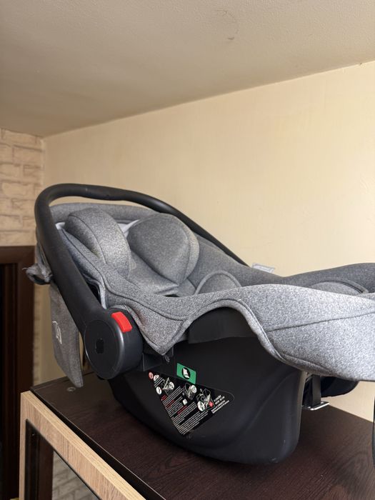 Столче за кола до 6 месеца