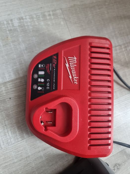 Зарядни Bosch, Makita и Milwaukee