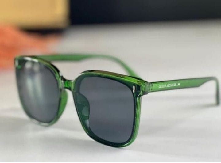 Продам солнцезащитные очки