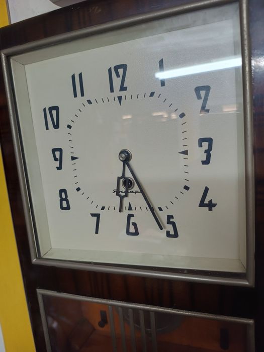 Красив  Степен  Механичен Часовник ЯНТАР  Идеален за Декорация