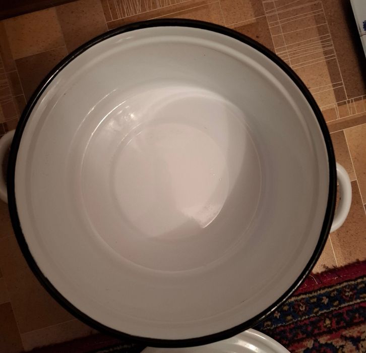 Кастрюля эмалировангая