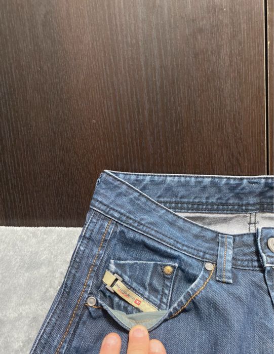 Blugi Diesel ,Marimea M , in stare foarte buna