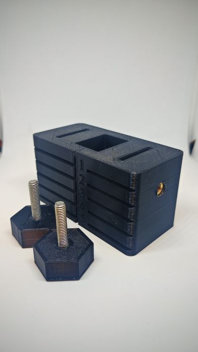 Стяга  за нивелиране и монтаж на профили на окачен таван